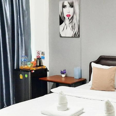 Ada Apartment - อาดา อพาร์ทเมนท์ Bangkok Exteriör bild