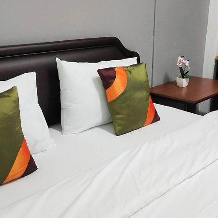 Ada Apartment - อาดา อพาร์ทเมนท์ Bangkok Exteriör bild