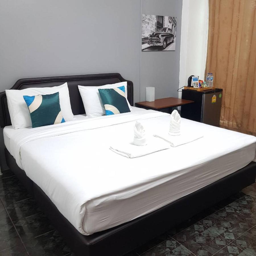 Ada Apartment - อาดา อพาร์ทเมนท์ Bangkok Exteriör bild