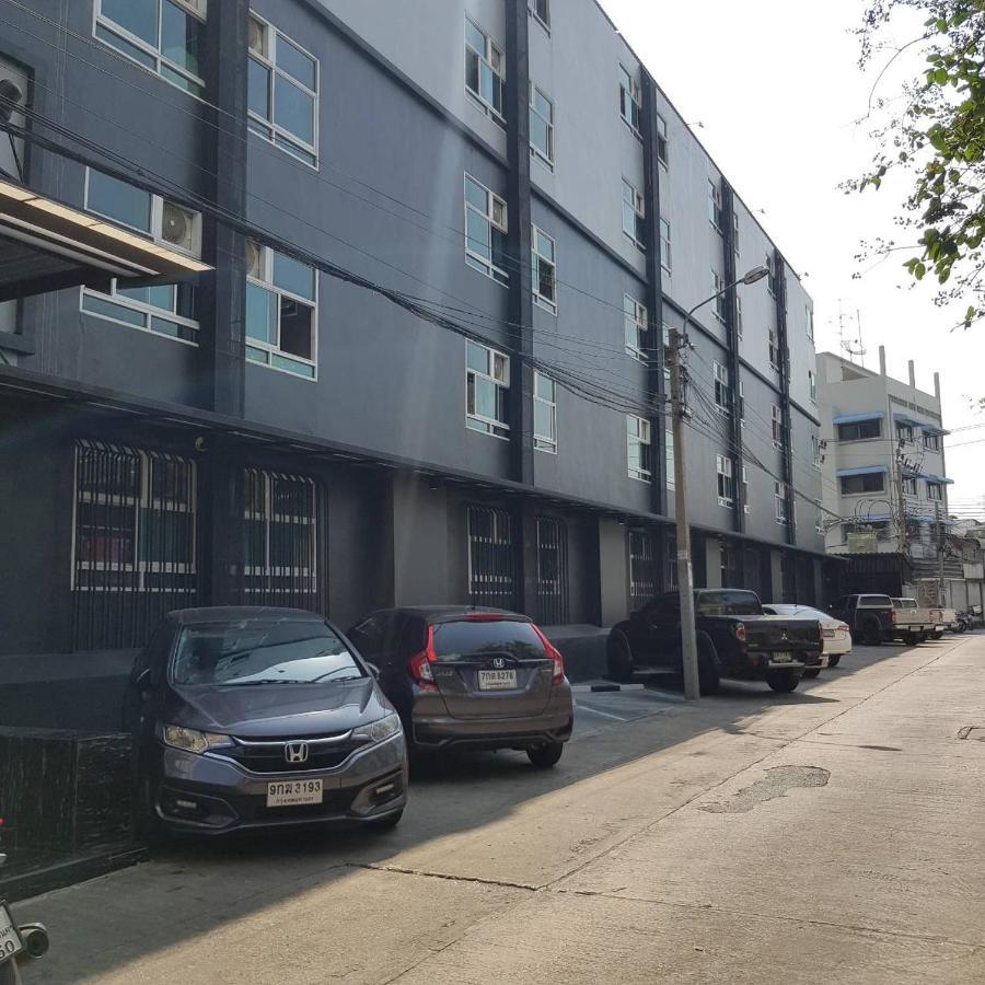Ada Apartment - อาดา อพาร์ทเมนท์ Bangkok Exteriör bild