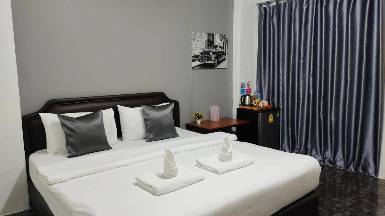 Ada Apartment - อาดา อพาร์ทเมนท์ Bangkok Exteriör bild