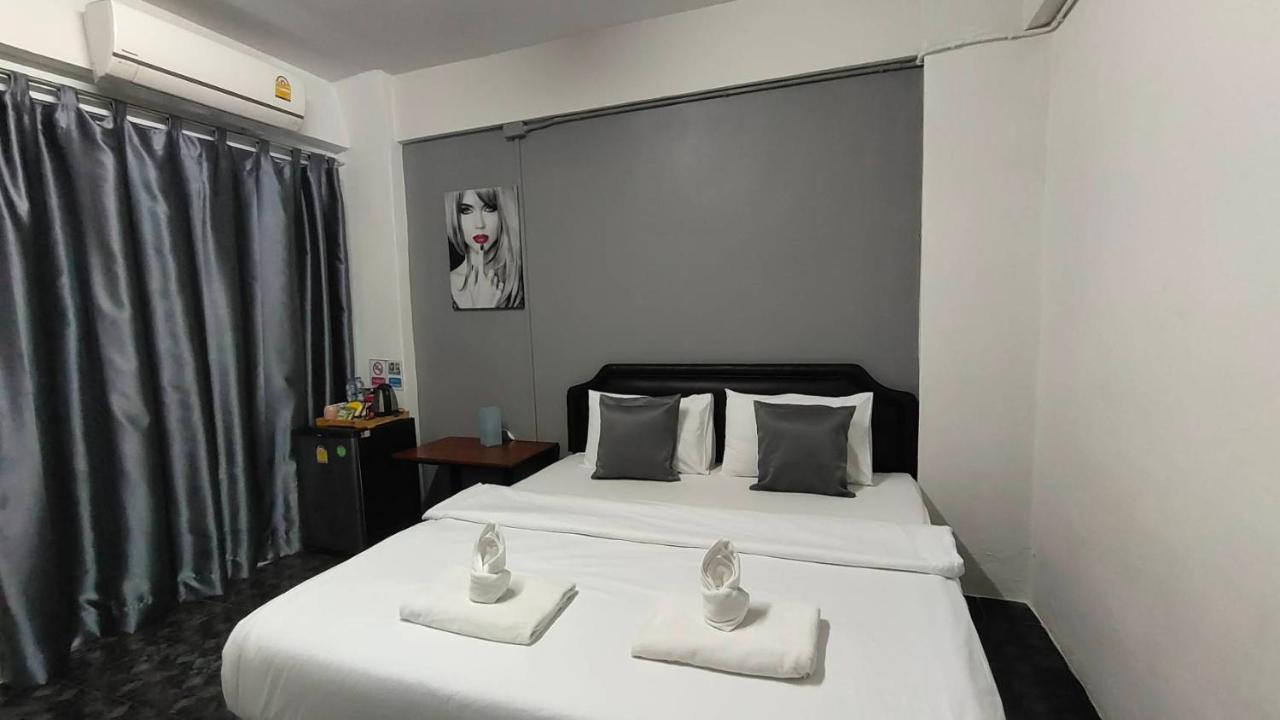 Ada Apartment - อาดา อพาร์ทเมนท์ Bangkok Exteriör bild