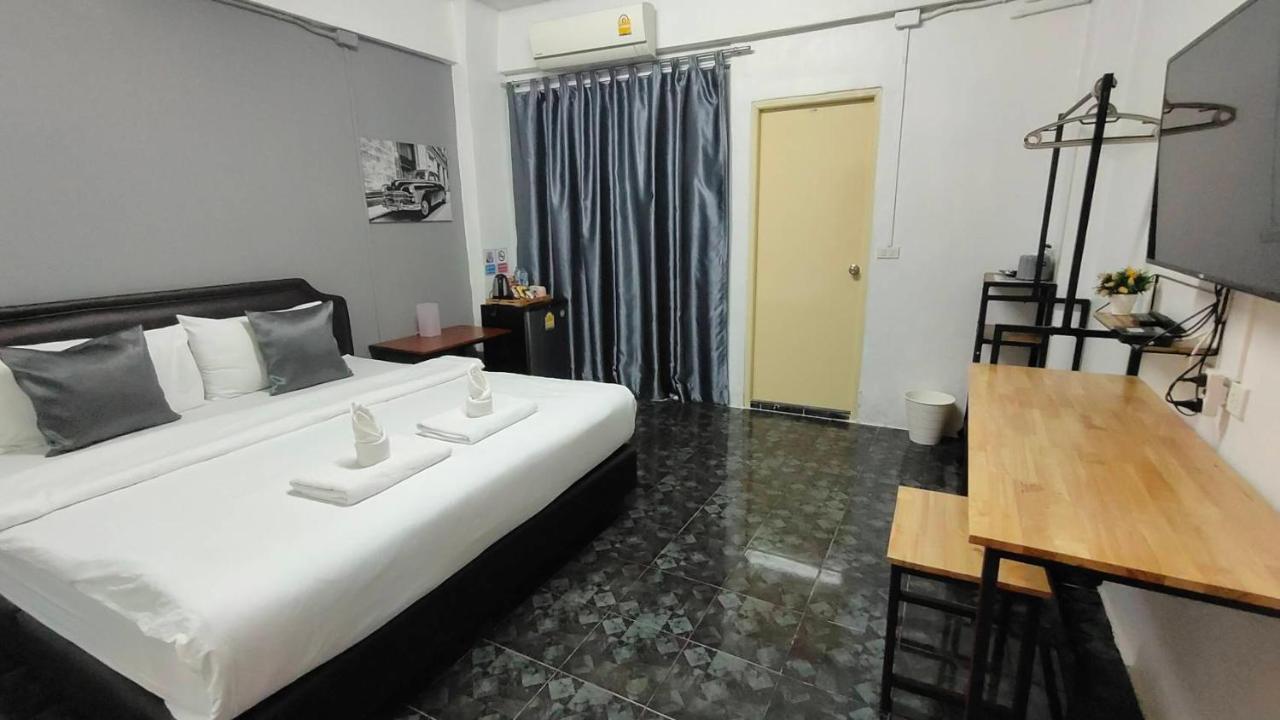 Ada Apartment - อาดา อพาร์ทเมนท์ Bangkok Exteriör bild