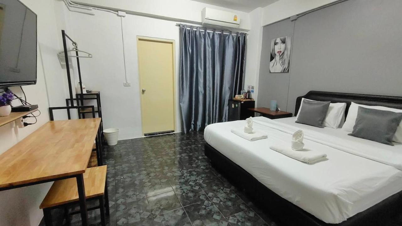 Ada Apartment - อาดา อพาร์ทเมนท์ Bangkok Exteriör bild